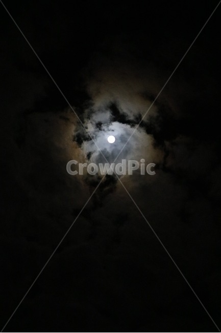 달,보름달,달빛,하늘,밤,자연,구름,moon,tsuki,moonlight,gekkou,sky,sora,night,yoru,nature,cloud,kumo,검정,black,kuro,야경,밤,풍경,nightscape,night,landscape,outdoors,옥외
