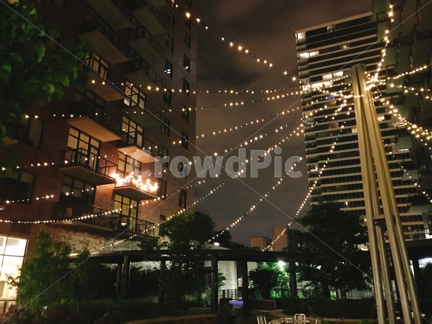 저녁,미국,아파트,장식,공동정원,데코,야경,밤,풍경,nightscape,night,landscape,도시,city,해외,외국,세계,foreign,oversea,world,세계도시풍경,해외도시풍경,외국도시풍경,world cityscape,building,건물,town,시티,urban,어반,metropolis,중심지,outdoors,옥외
