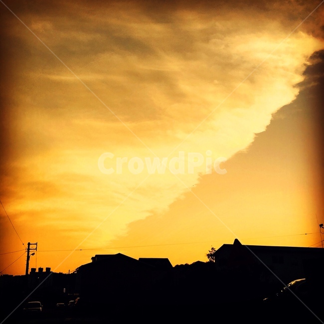 도심,저녁,노을,파도,구름,밝음,어두움,도시,풍경,city,landscape,실루엣,그림자,silhouette,shadow,sunlight,햇빛,nature,자연,outdoors,옥외,light,빛,flare,플레어