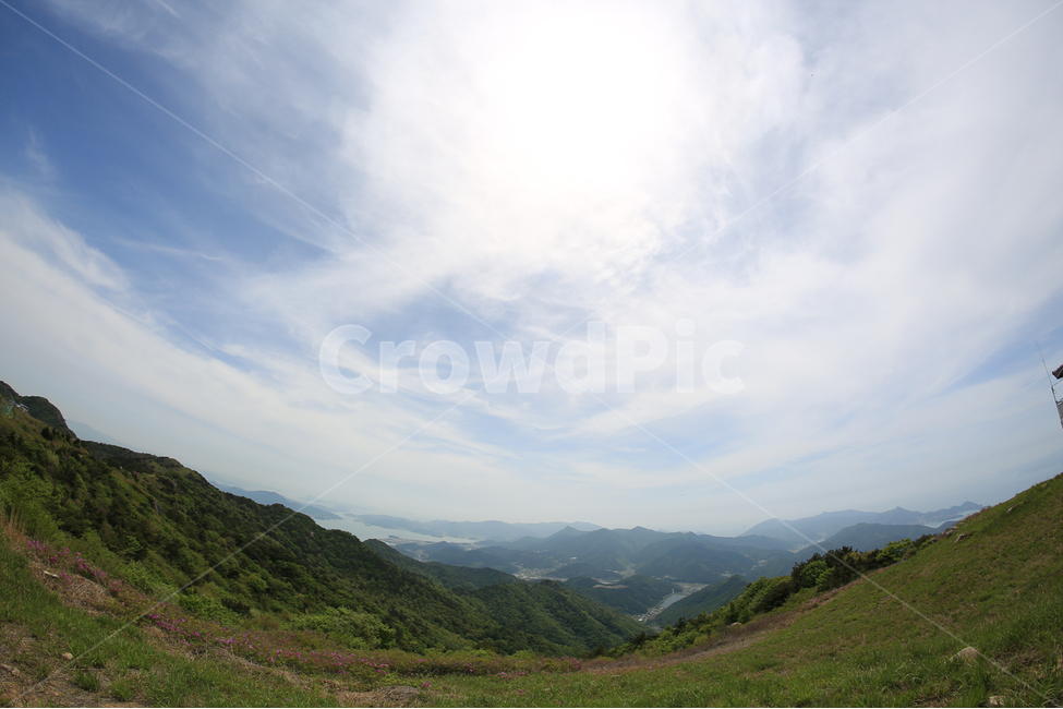 남해,남해바다,철쭉,철쭉군락지,망운산,하늘,바다,봄,5월,자연,풍경,nature,landscape,한국자연풍경,한국자연경관,korea nature landscape,outdoors,옥외,slope,경사,hill,언덕,mountain,산