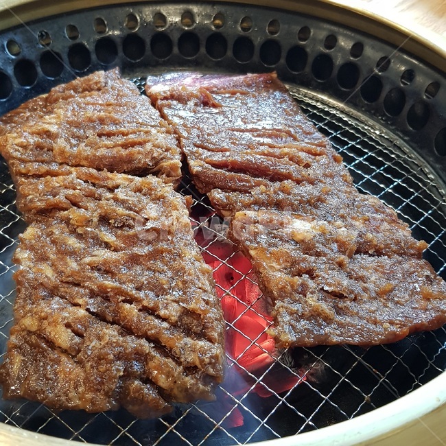고기,먹방,양념갈비,양념갈비구이,숯불,갈비구이