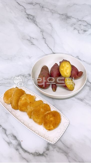 friedsweetpotatoes,Pumpkin Sweet Potato Fries,Pumpkin Sweet Potato,pumpkinsweetpotatoes,Sweet Potato Fries,rootcrops,food,boiled sweet potato,anoldcrop,boiledsweetpotatoes,sweetpotatoes,diet,Boiling pumpkin and sweet potatoes