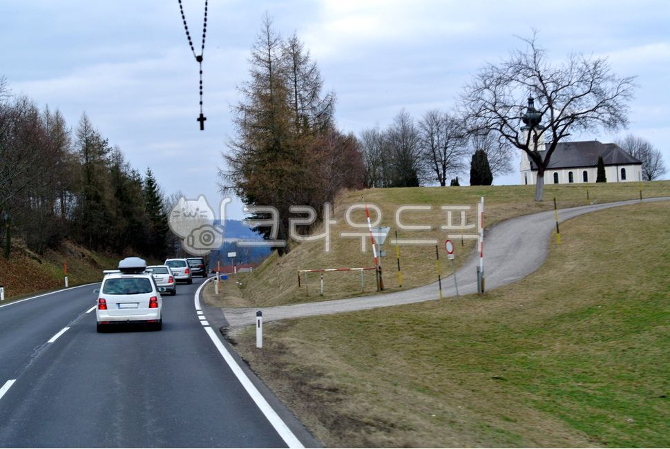 오스트리아,관광,유럽,해외,중세건축,주택,마을,유럽마을,관광지,할슈타트마을,hallstatt,austria,잘츠캄머굿,vehicle,차량,automobile,자동차,transportation,교통,car,차,road,도로,asphalt,아스팔트