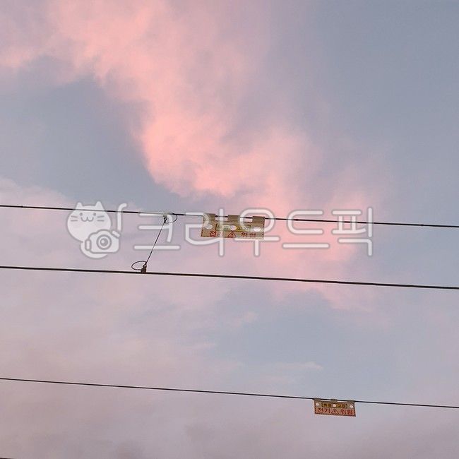 subway station,subway station wire,train station,subway station sunset,High pressure caution sign,subway wire,Beware of high pressure