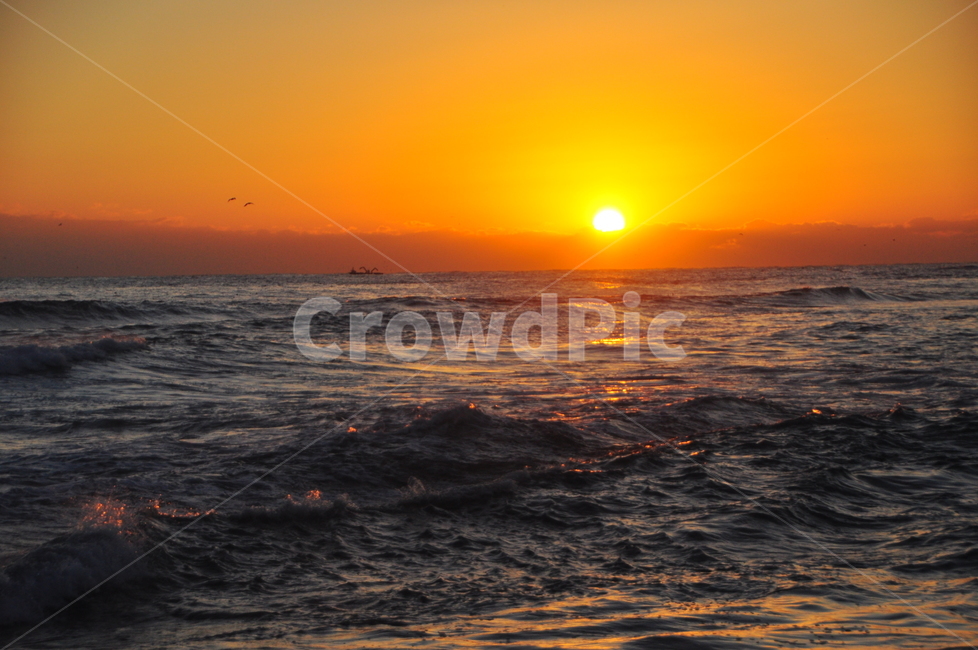 일출,바다,태양,배경,풍경,파도,물결,자연,새해,background,sunrise,sea,waves,sun,자연,풍경,nature,landscape,한국자연풍경,한국자연경관,korea nature landscape,outdoors,옥외,sunlight,햇빛,dusk,황혼,dawn,새벽,sunset,일몰,red sky,붉은 하늘,sky,하늘