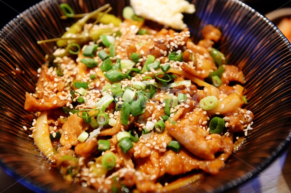 제육,밥,고기,음식,먹방,외식,덮밥,맛집,식사,식재료,요리,육류,한국음식,한국요리,한국식,한국,food,cook,meal,dishes,meat,rice,pork,불고기덮밥,불고기,bulgogi,음식,식재료,요리,food,cook,meal,dishes,food reserves,육류,고기,meat,한식,한국음식,한국요리,korean food,korean dishes,korean meal,korean cook