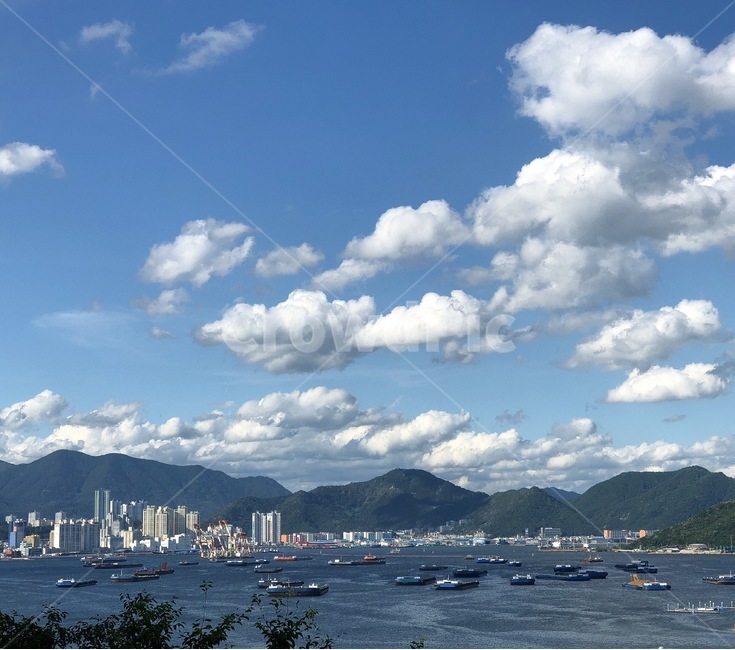 구름,많다,산,하늘,바다,아름다움,경치,자연,푸르다,푸른,하얀,sea,cloud,nature,mountain,blue,color,도시,풍경,city,landscape,산업,industry,industrial,어업,fishery,fishing industry,weather,날씨,outdoors,옥외,cumulus,적운,sky