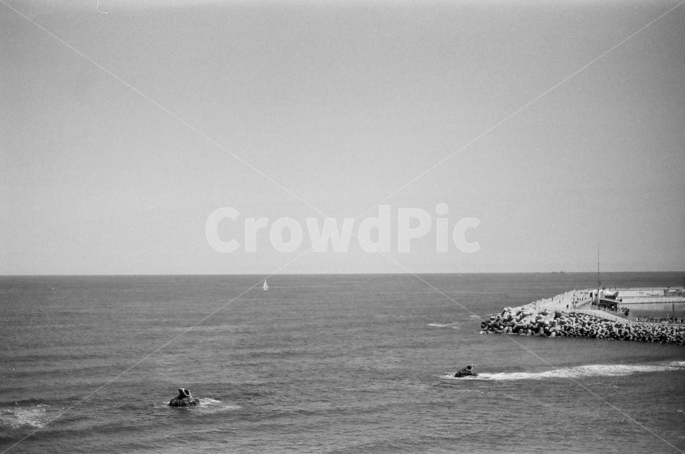 해변,강릉,바다,파도,모래,흑백,black,white,blackandwhite,film,beach,sea,자연,풍경,nature,landscape,흑백,모노톤,monochrome,black and white,ocean,대양,outdoors,옥외,water,물