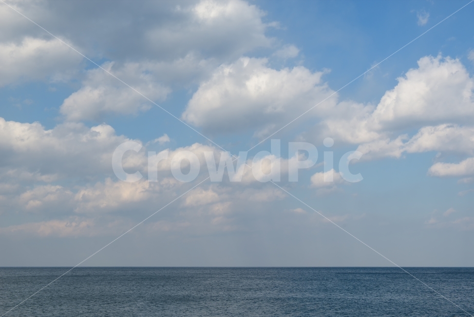 바다,수평선,파란색,파랑,구름,뭉게구름,해안선,수평,블루,청색,푸른색,해안,자연,해양,야외,물결,배경,백그라운드,풍경,자연,풍경,nature,landscape,outdoors,옥외,sky,하늘,weather,날씨,cloud,cumulus,적운