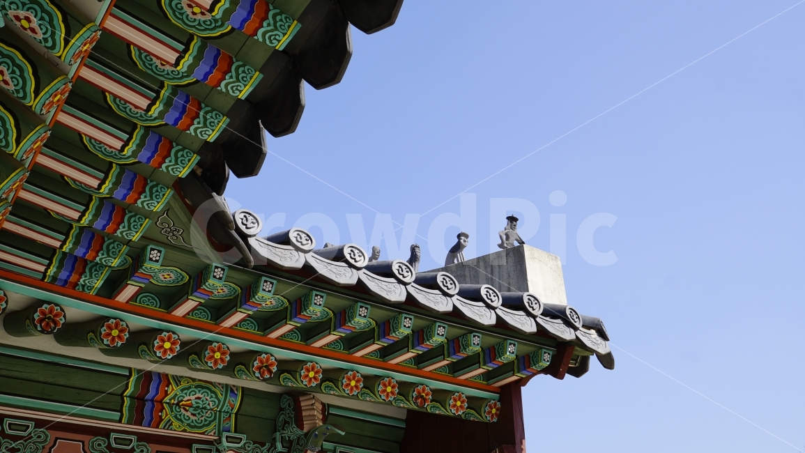 수원,융건릉,나무,숲,숲속,조선,왕릉,조선왕릉,이파리,식물,자연,풍경,산책,산길,나뭇가지,한국,문화재,문화,유적지,문화유산,유산,전통,건물,건축,정자각,한옥,지붕,처마,와당,하늘,유적,유네스코세계문화유산,한국적인,한국문화,한국역사,히스토리,history,culture조선시대,과거,옛날,korea,snap,snpshot,스냅,스냅사진,스넵,스넵사진,감성,감성사진,힐링,힐링사진,경치,landscape,nature,정조,정조대왕,용마루,추녀마루,내림마루,잡상,와제,10신상,건축물,건물외관,exterior,building,structure,architecture,construction,한국전통,한국문화,korean traditional,korean culture