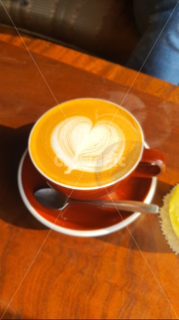 cup,컵,coffeecup,커피컵,beverage,마실것,drink,음주,latte,라떼,pottery,도기류,saucer,받침접시,음료,하트,스푼