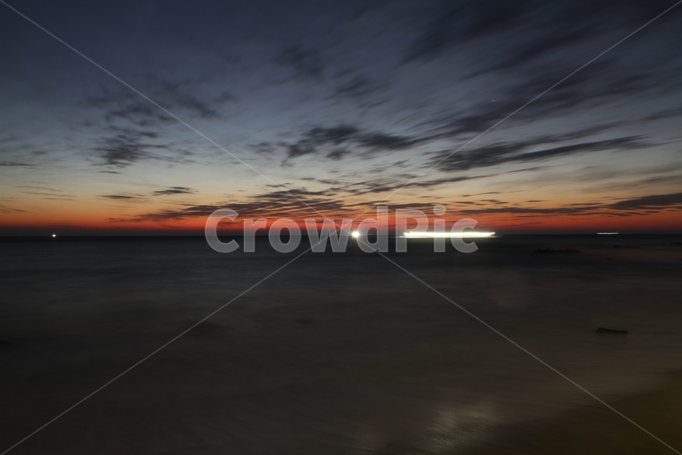 바다,일출전,새벽,어선,바다에별,자연,풍경,nature,landscape,outdoors,옥외,sky,하늘,dusk,황혼,sunset,일몰,dawn,red sky,붉은 하늘