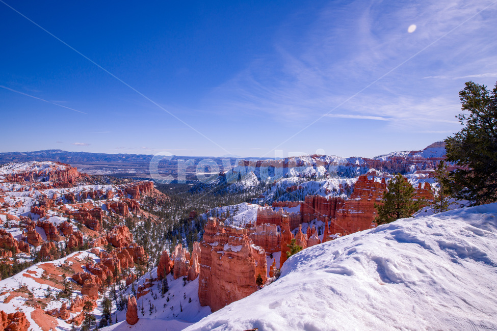 famous,america,bryce,brycecanyon,brycecanyonnationalpark,canyon,erosion,geology,hoodoo,landmark,landscape,national,nature,orange,park,red,rock,scenic,sky,snow,southwest,tourism,usa,utah,view,미국,유타,브라이스캐년,눈,겨울,자연,산