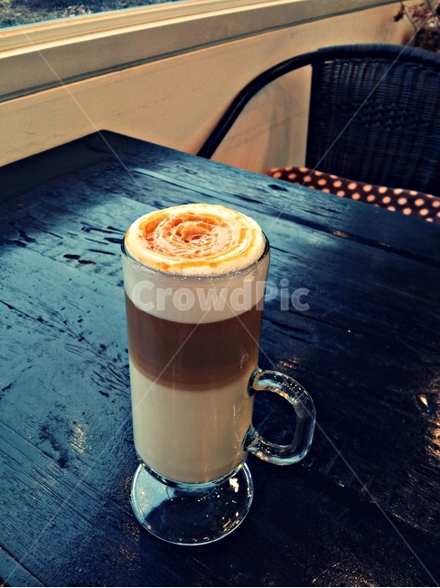 커피,카페,감성,음료,테이블,커피잔,차,latte,라떼,cup,컵,마실것,beverage,커피컵,coffeecup
