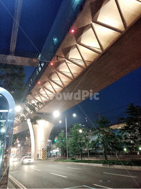다리밑,bridge,road,도로,야경,건축물,건물외관,exterior,building,structure,architecture,construction