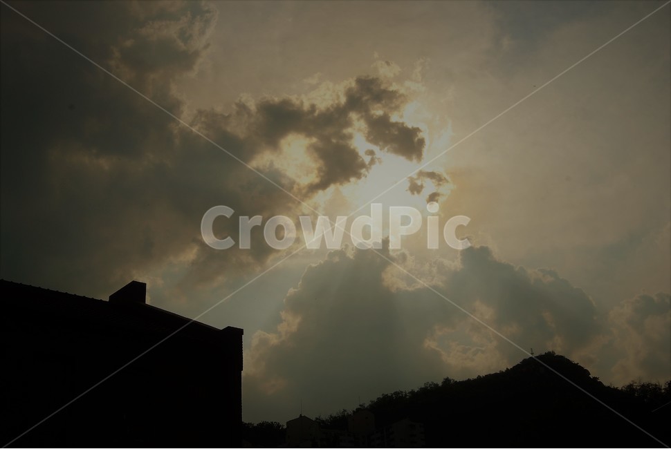 구름,햇빛,실루엣,하늘,구름사이의빛,자연,풍경,nature,landscape,weather,날씨,outdoors,옥외,cloud,cumulus,적운,sky,flare,플레어,light,빛