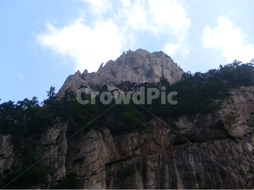 설악산,하늘,바위,나무,등산로,자연,풍경,nature,landscape,한국자연풍경,한국자연경관,korea nature landscape,cliff,낭떠러지,outdoors,옥외