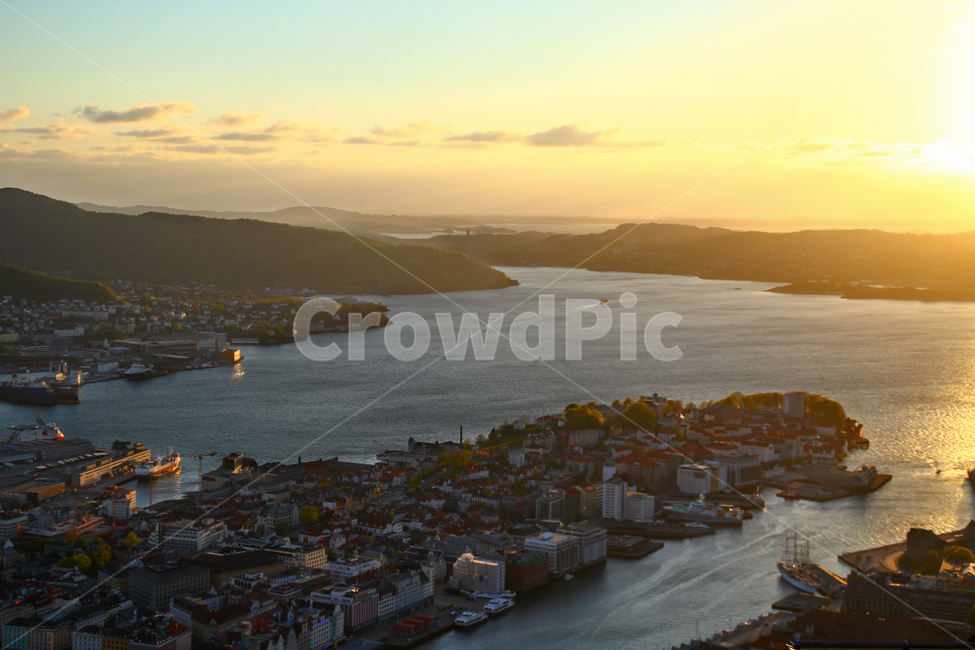 city,dusk,clouds,scenery,summit,early evening,sea,observatory,superb view,beautiful,view,fjord,port city,sky,travel destination,Northern Europe,setting sun,golden light,Bergen,Mount Flen,tourist destination,fairy tale village,downtown,sunlight,Norway,port