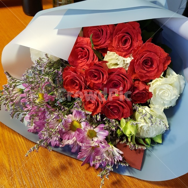 꽃,꽃다발,장미,장미다발,빨간색,빨간,꽃선물,선물,꽃,flower,기념일,축하,anniversary,congratulation,celebrate,celebration