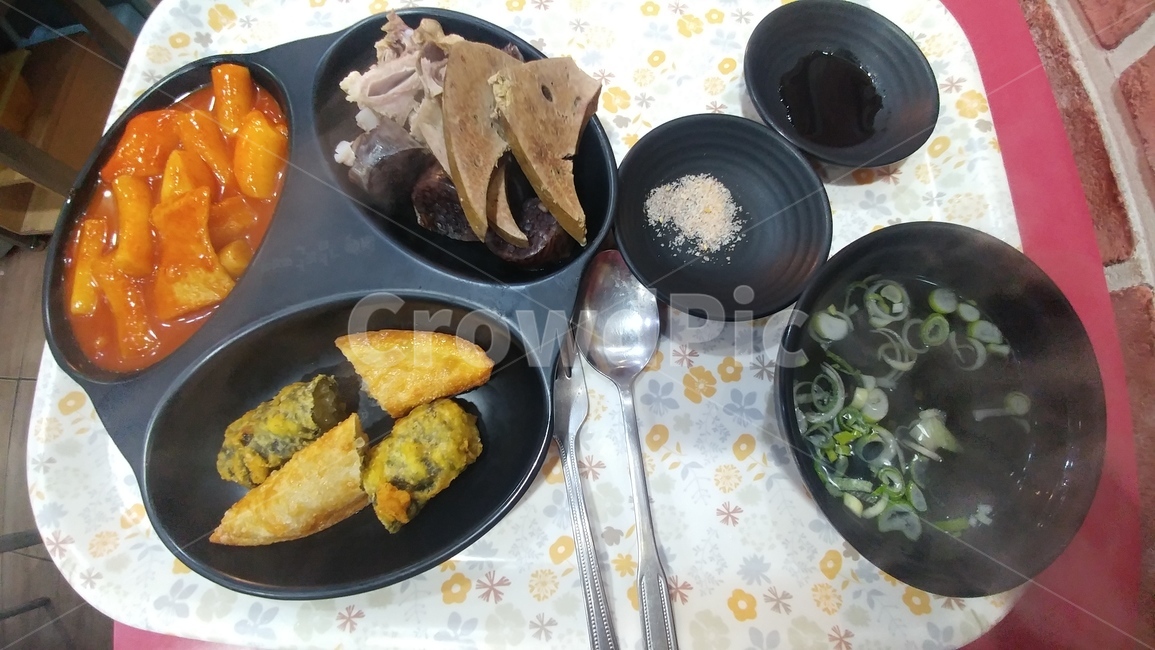 혼밥,분식,순대,떡볶이,튀김