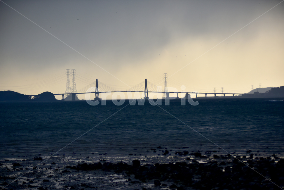 먹구금,검은구름,하늘,다리,대교,바다,해변,건물,건축물,darkclouds,cloud,building,architecture,beach,seashore,shore,bridge