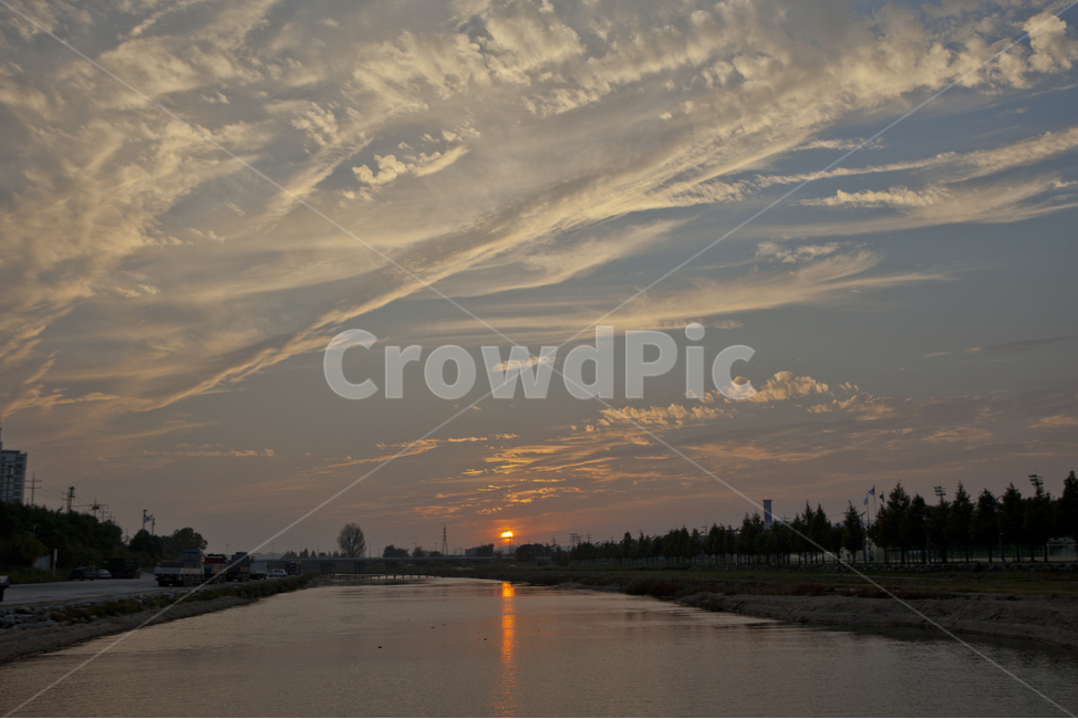 노을,해넘이,구름,반영,하천,자연풍경,sky,자연,풍경,nature,landscape,outdoors,옥외,dusk,황혼,sunset,일몰,하늘,dawn,새벽,red sky,붉은 하늘