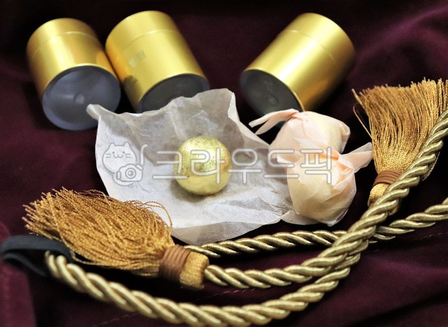 한약,보약,한방병원,한의원,공진단,건강,약,음식,금색