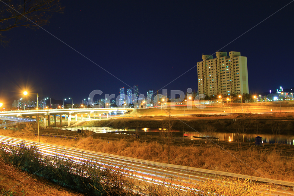 도시,야경,야간,불빛,궤적,야경,밤,풍경,nightscape,night,landscape,도시,city,한국도시풍경,한국도시경관,korea cityscape,교통,교통수단,traffic,transportation,road,도로,freeway,고속 도로