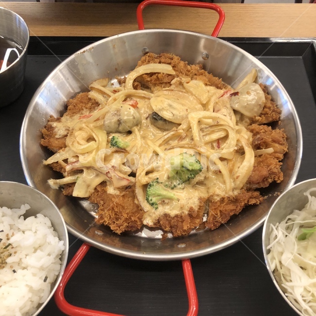 food,음식,돈까스,크림돈까스,외식,요리