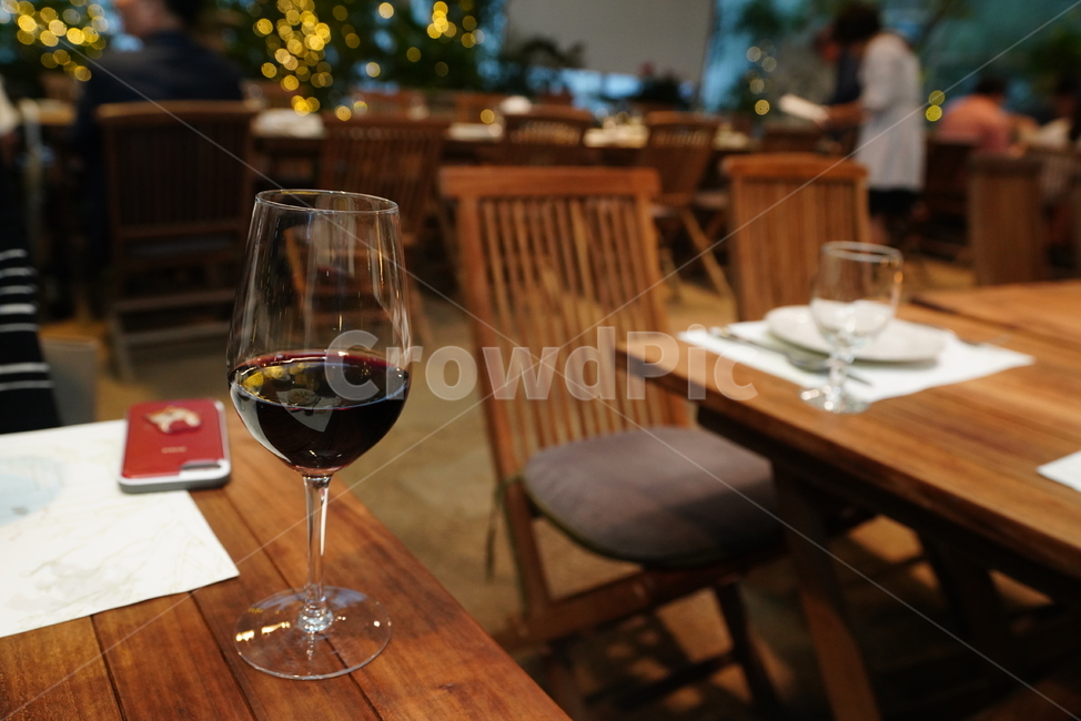 와인,wine,마실거리,잔,유리,glass,나무,wood,가구,술,주류,alcohol