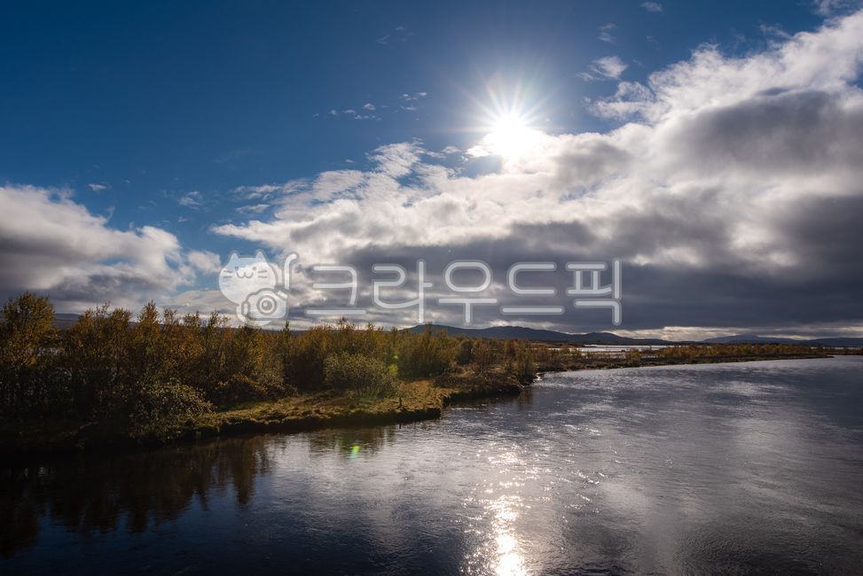 northeurope,A national park,Overseas,nationalpark,Iceland,thingvellir,fall,sight,europe,nature,overea,iceland,Thingbelier,water,outdoors,North Europe,autumn,river,landscape