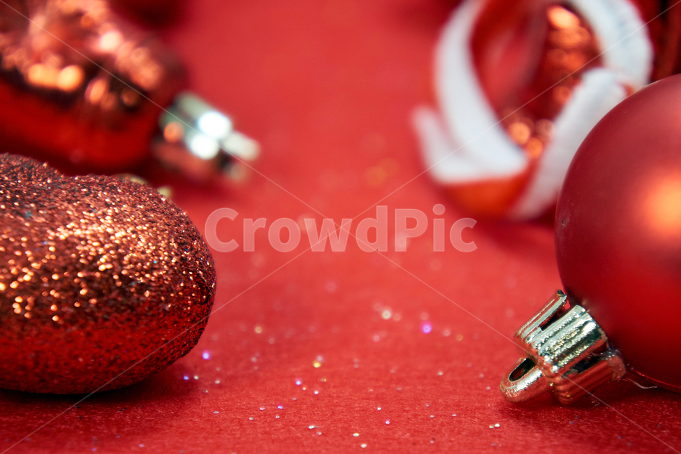 크리스마스,장식,성탄절,축하,축제,christmas,background,decoration,design,빨간배경,클로즈업,겨울,계절,winter,season,메리크리스마스,성탄절,merry christmas,색깔,색상,색채,색감,color sense,color sensitivity,feeling of color