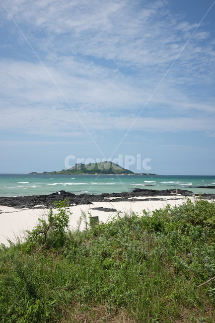 제주도,협재해변,자연풍경,바다,비양도,자연,풍경,nature,landscape,한국자연풍경,한국자연경관,korea nature landscape,해변,바다,beach,sea,제주도,jeju,jeju island,land,땅,outdoors,옥외,water,물,ocean,대양,shoreline,해안선,coast,연안
