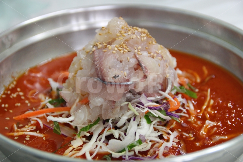 물회,해산물,매콤한,군침도는,새콤달콤한,먹음직스러운,맛집,맛있는,달달한,음식,요리,시원한,게운한,소주랑잘어울리는,한잔생각나는,음식,식재료,요리,food,cook,meal,dishes,food reserves,수산물,해산물,fishery products,seafood