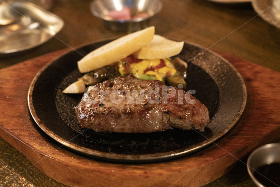 스테이크,steak,소고기,쇠고기,송아지고기,양식,음식,식재료,요리,food,cook,meal,dishes,food reserves,육류,고기,meat,양식,서양음식,서양요리,western food,western dishes,western meal,western cook