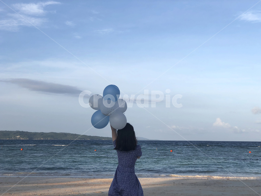 바다,하늘,기념일,풍선,여자,해변,바다,beach,sea,사람,인물,인간,human,person,여성,여자,woman,female,lady