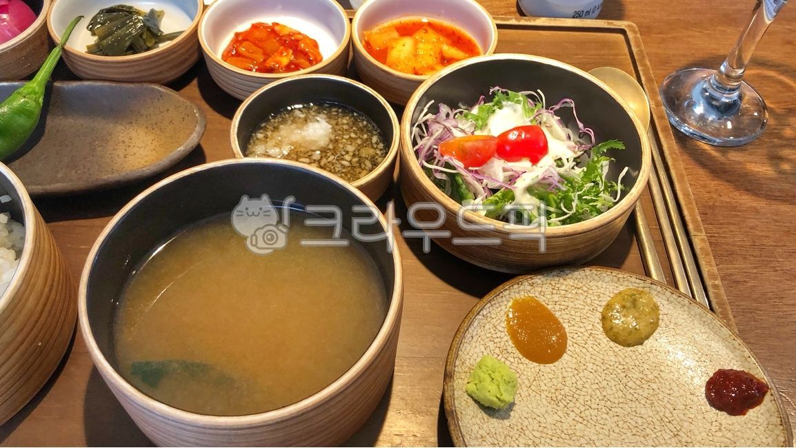 soup,table setting,Korean cuisine,cook,dining table,Korean,food,side dish,meal,foodreserves,Korean food,ingredients,One table setting,cooking,koreanfood