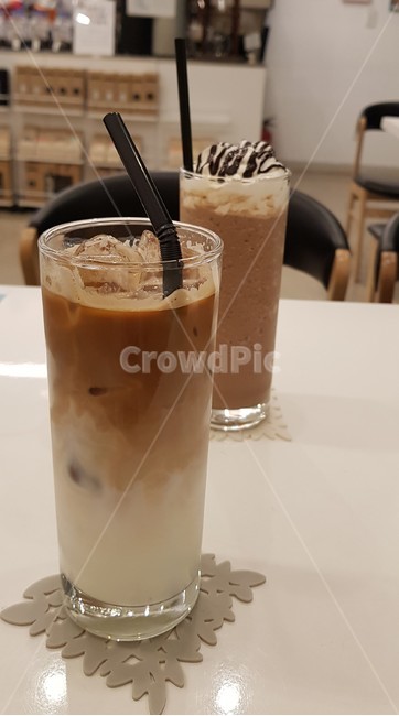 카페,커피,라떼,휘핑크림,이쁜카페,분위기있는카페