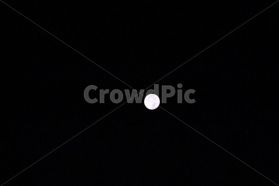 달,밝은달,하얀달,노란달,어두움,동그란,동그란달,moon,brightmoon,whitemoon,yellowmoon,darkness,round,roundmoon,야경,밤,풍경,nightscape,night,landscape,nature,자연,outdoors,옥외