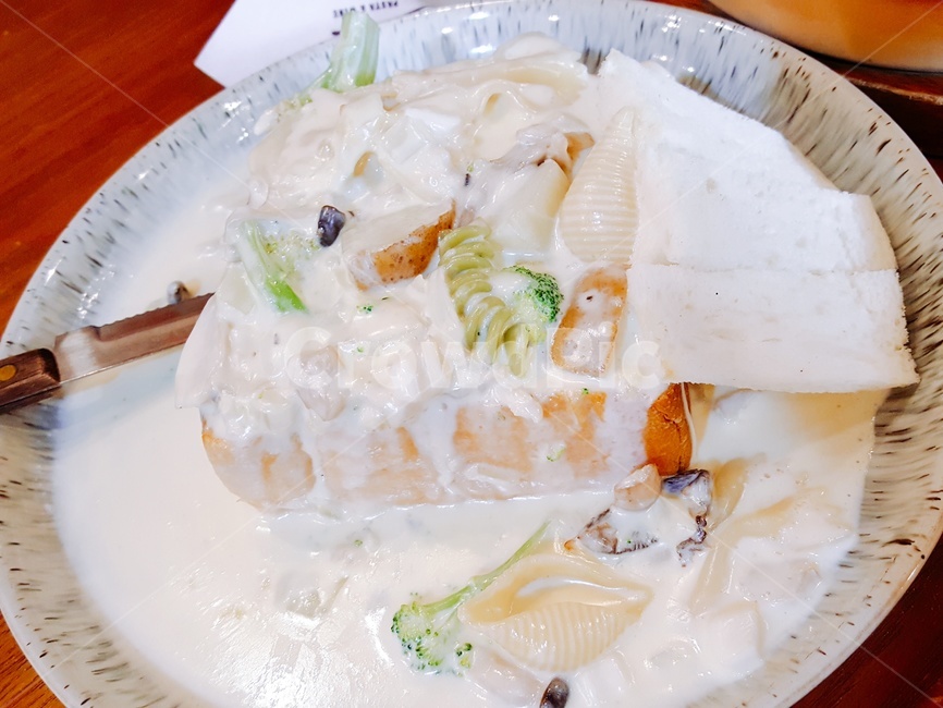 meal,Italian,pasta,Cream Pasta,Its fine,Cream pane,cooking,food