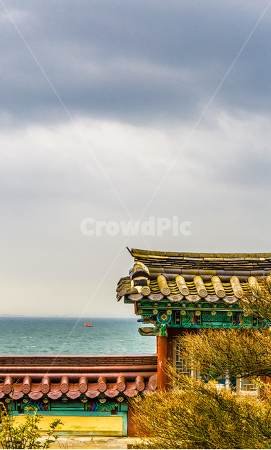 기와,바닷가,문양,선,사찰,전통,한국전통,한국문화,korean traditional,korean culture,건축물,건물외관,exterior,building,structure,architecture,construction