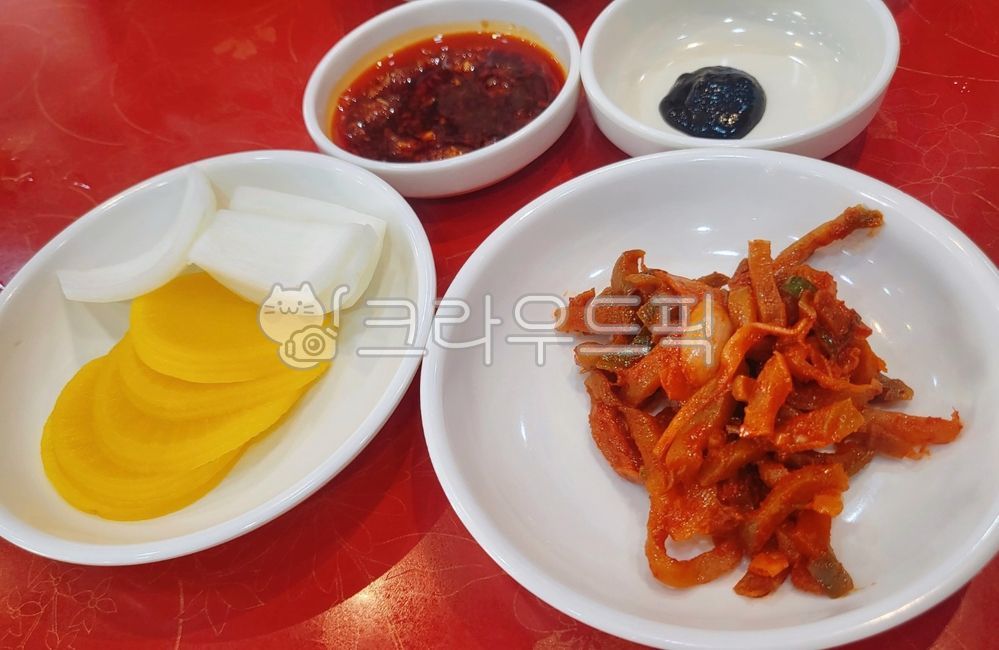 Jjasai,Pickled radish,Chunjang,Jjashai,onion,ingredients,red pepper oil,food