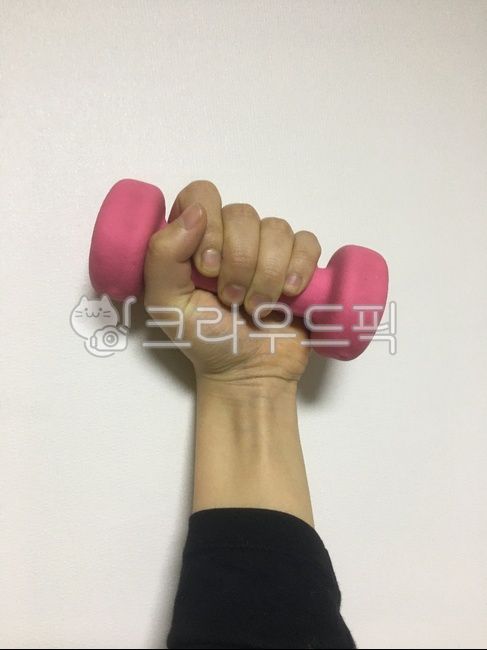 hand,손,주먹,아령,운동,fist,dumbbell,exercise,dumbbellhand,아령든손,덤벨,tendon,힘줄,파워,power,힘,왼손,lefthand,손모양,handshpe