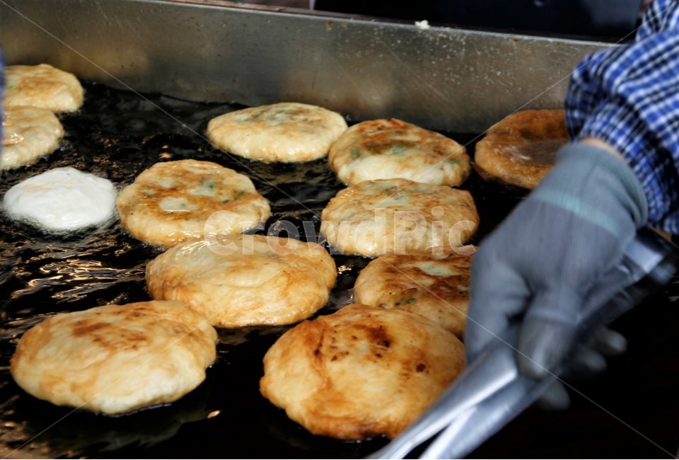 길거리,음식,간식,호떡,주전부리,반죽,한국,서울,떡,설탕,야채,씨앗,튀김,음식,식재료,요리,food,cook,meal,dishes,food reserves,한식,한국음식,한국요리,korean food,korean dishes,korean meal,korean cook,디저트,간식,후식,dessert,snack