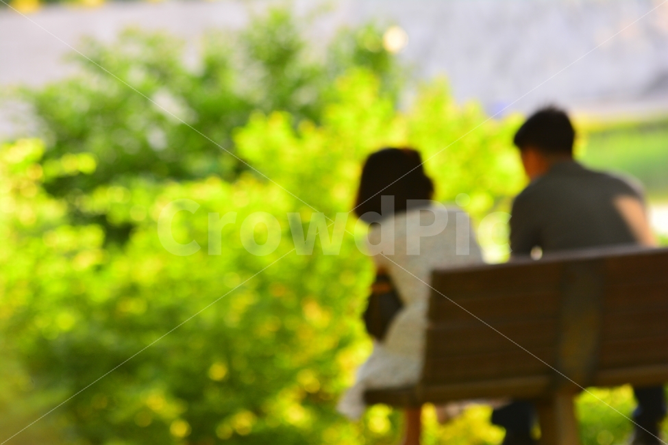 중년,커플,연인,실루엣,사람,인간,데이트,사랑,감정,마음,남녀,대화,커뮤니케이션,시안,디자인,디자이너,출판,편집,책자,서적,사보,카다로그,콘텐츠,리플렛,브로셔,컨셉,콘셉,컨셉트,모바일,팝업,전단,광고,sns,ebook,웹,마케팅,마켓팅,feeling,emotion,love,heart,lover,date,meeting,park,감성,필,느낌,서정,background,아웃포커스,배경흐림,man,woman,couple,벤치,나무의자,앉다,둘,다정한,관계,미팅,인연,약속,진지한,사람,인물,인간,human,person,연인,커플,사랑,lover,couple,인물실루엣,사람실루엣,character silhouette,human silhouette