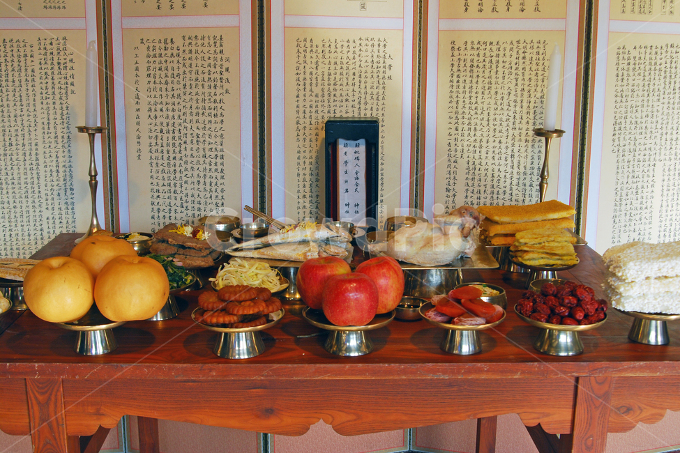 제사,제사상,차례,차례상,명절,추석,설날,조상,음식,전통,한국,한국전통,민속,풍속,풍습,지방,상,전통상,병풍,실내,제사음식,과일,배,조기,굴비,생선,전,약과,사과,닭,닭고기,대추,곶감,한국전통,한국문화,korean traditional,korean culture,음식,식재료,요리,food,cook,meal,dishes,food reserves