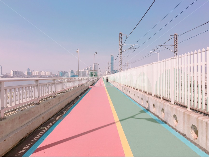 잠실철교,한강,한강다리,화창함,햇빛,봄,jamsilbridge,hanriver,bridgeofhanriver,sunshine,spring,파란하늘,bluesky,도시,풍경,city,landscape,한국도시풍경,한국도시경관,korea cityscape,색깔,색상,색채,색감,color sense,color sensitivity,feeling of color
