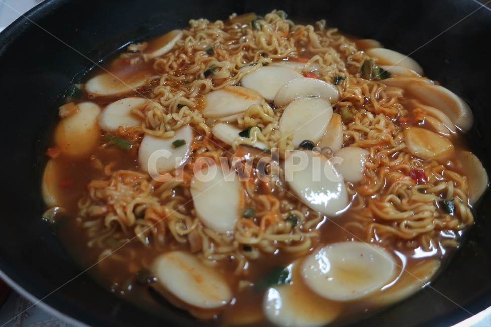 떡라면,라면,분식,인스턴트,국물,쌀떡,식사,음식,면류,면요리,면발,음식,식재료,요리,food,cook,meal,dishes,food reserves
