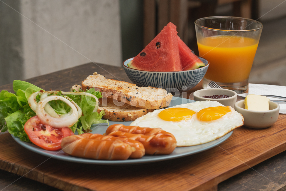 브런치,주스,소세지,계란프라이,카페,음식,식재료,요리,food,cook,meal,dishes,food reserves,아침식사,조식,브런치,breakfast,brunch