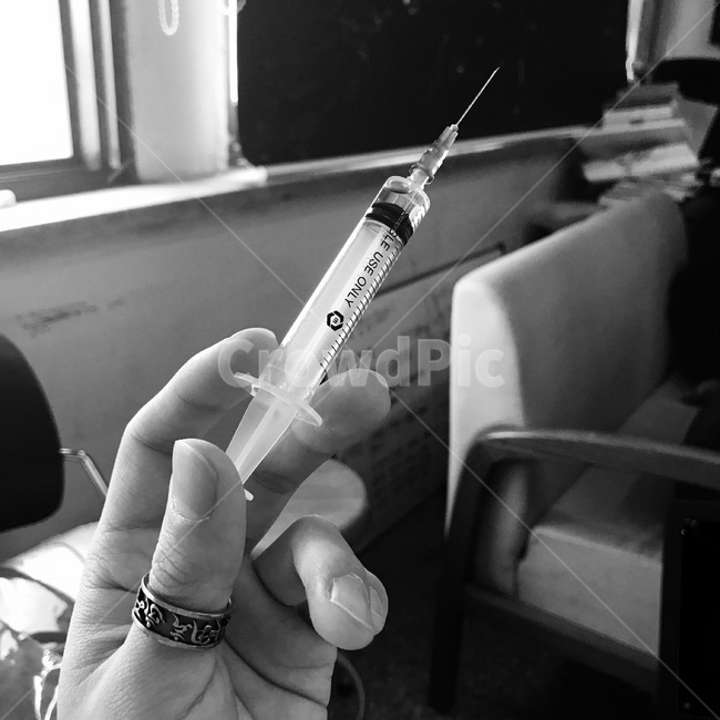 주사기,모노톤,흑백사진,흑백,피스톤,흑백,모노톤,monochrome,black and white,의료,의학,병원,medical,hospital,clinic